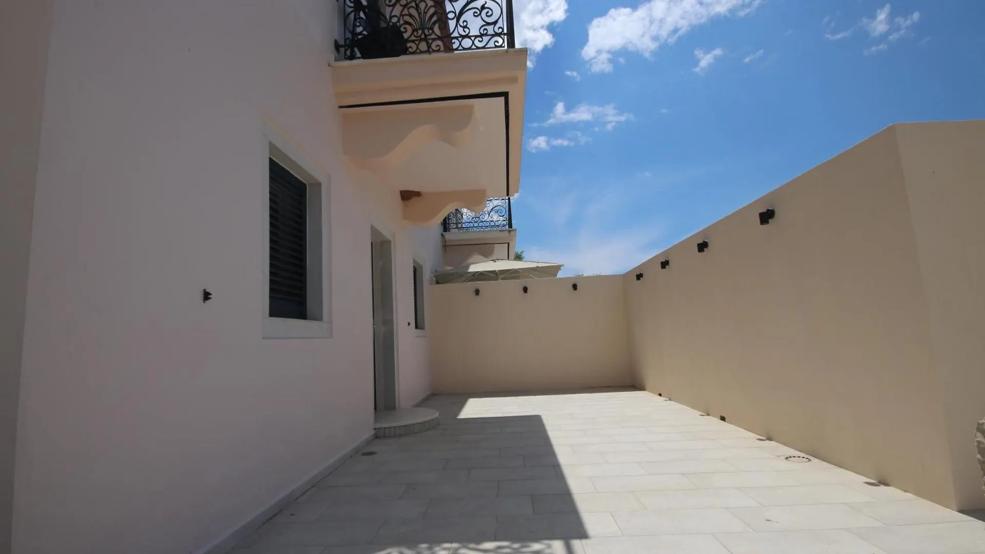 Vila Mario Himare