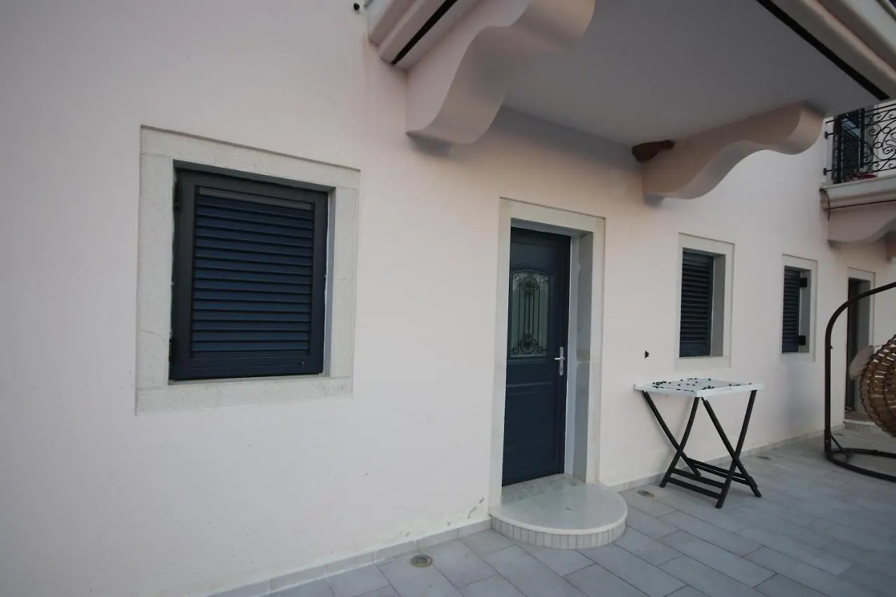 Villa Vila Mario Himare Albania