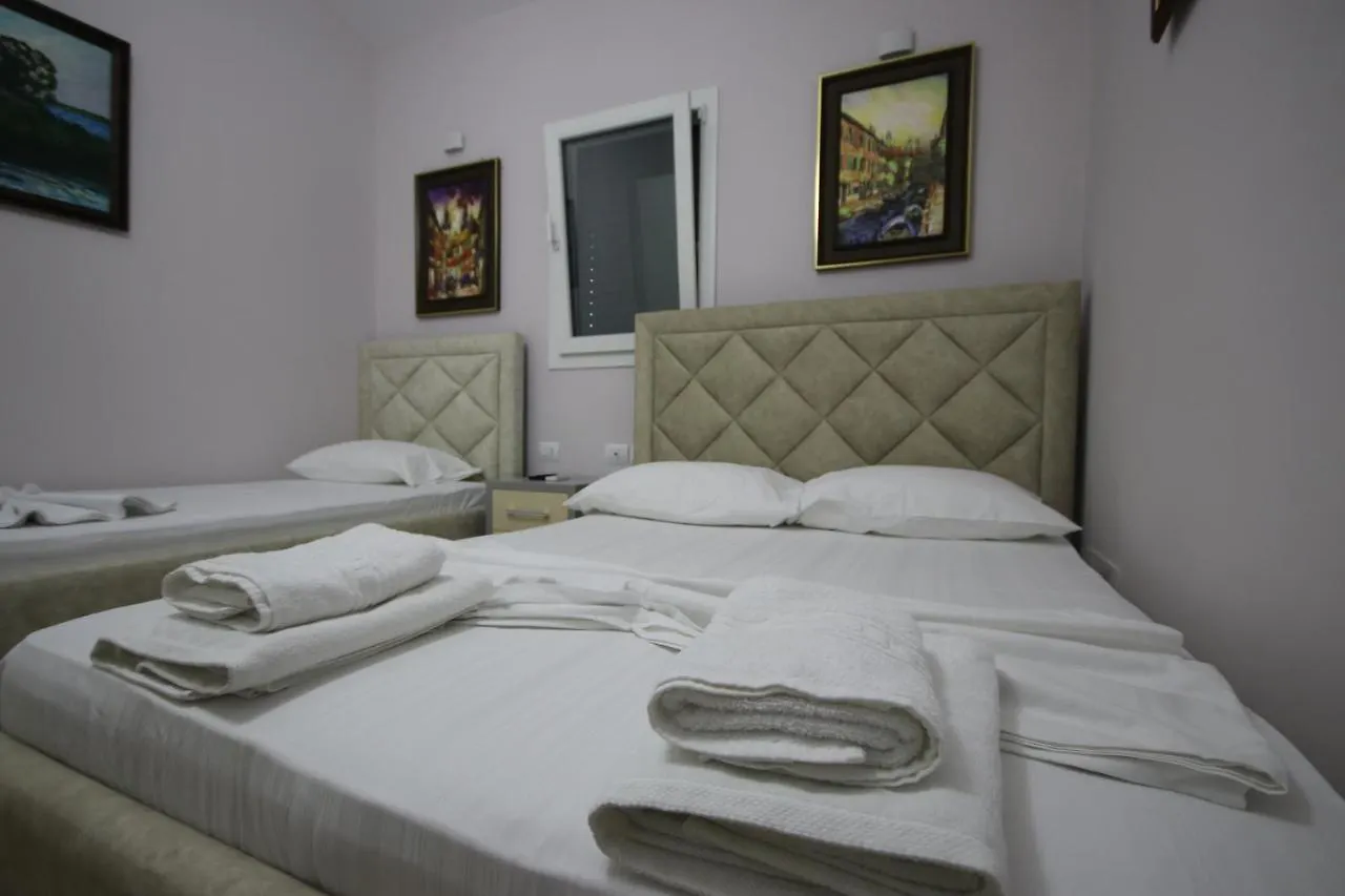 Vila Mario Himare Albania