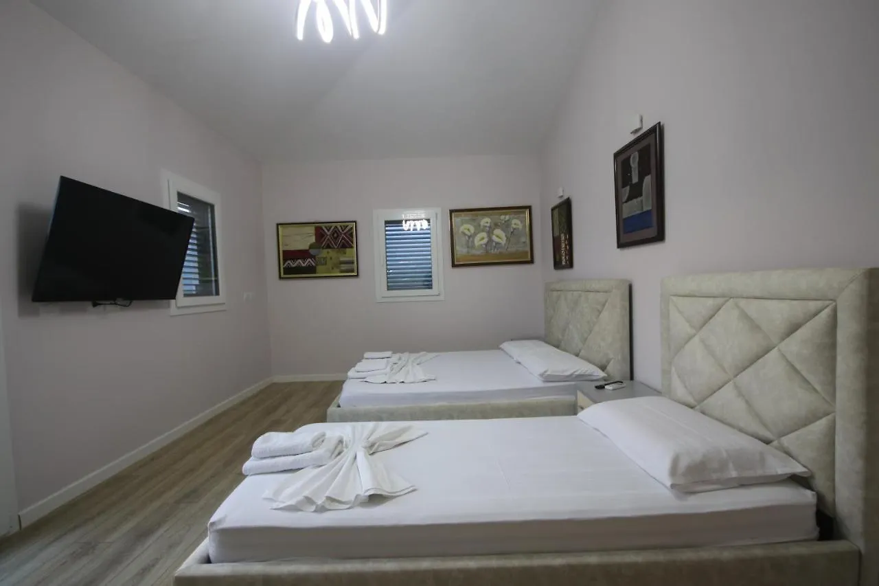 Vila Mario Himare