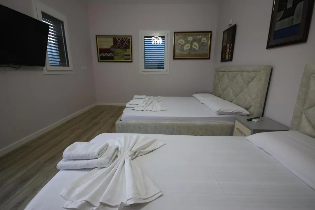 Vila Mario Himare Villa