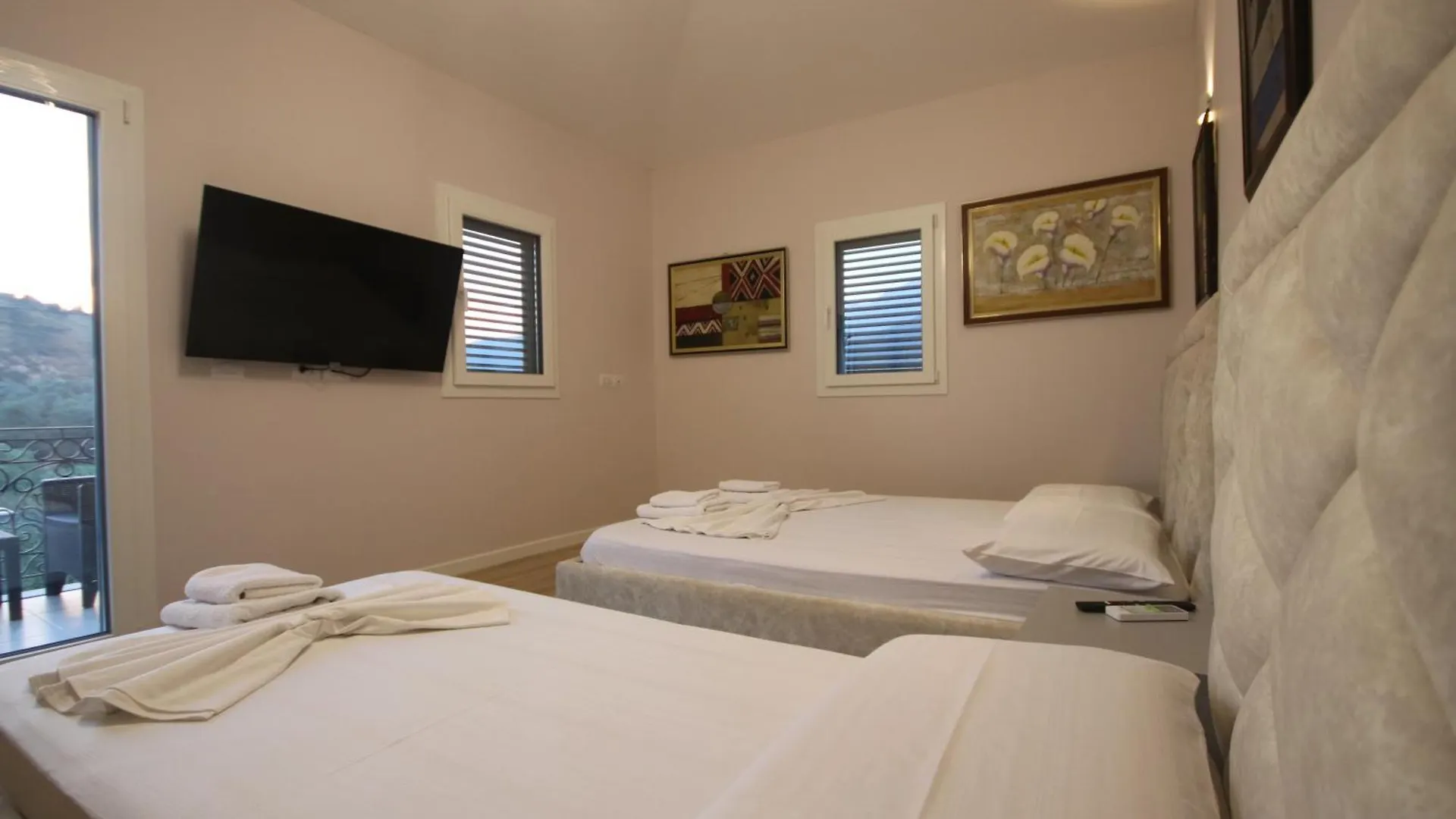 Villa Vila Mario Himare