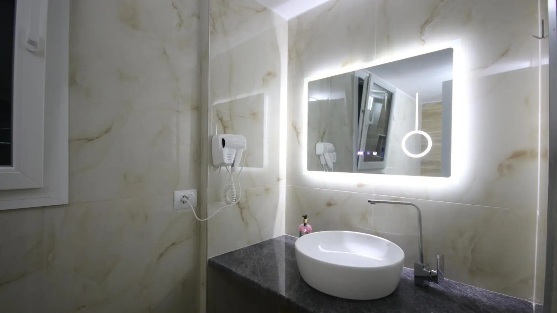 Villa Vila Mario Himare Albania