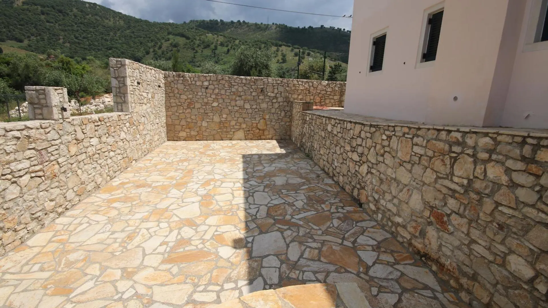 Villa Vila Mario Himare