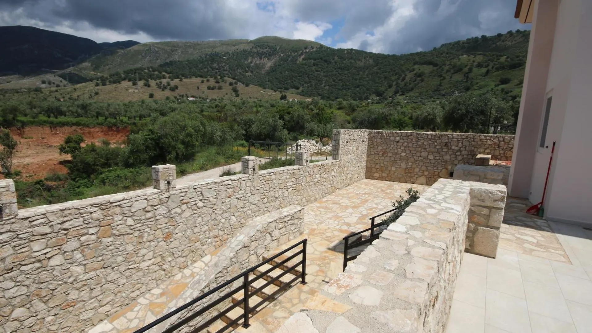 Villa Vila Mario Himare Albania